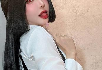 Tiny Asa礼服图集：小礼服能不能被看见，要看我愿不愿意把目光都聚焦在这些曲线之上。